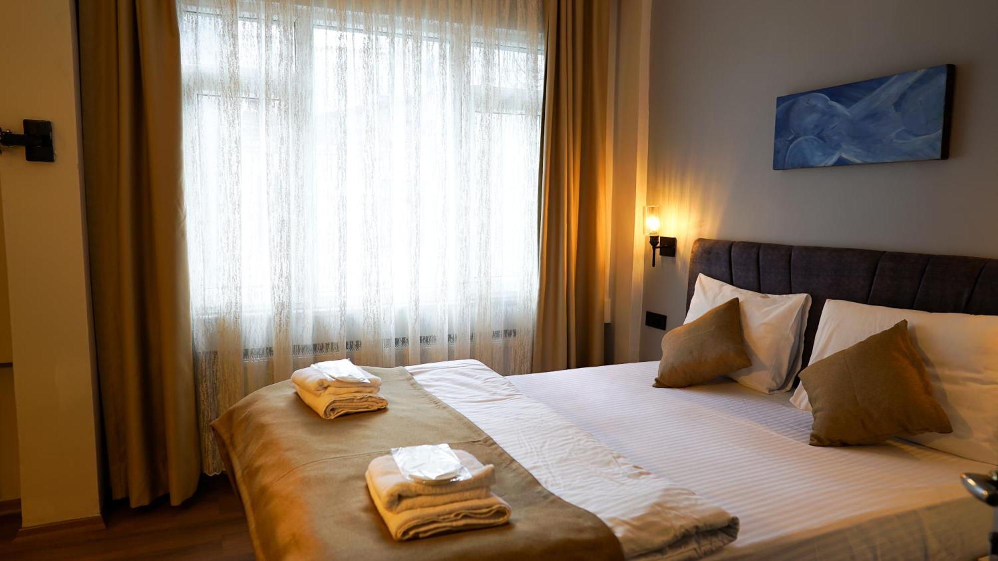 Front Door Suites Истанбул Екстериор снимка